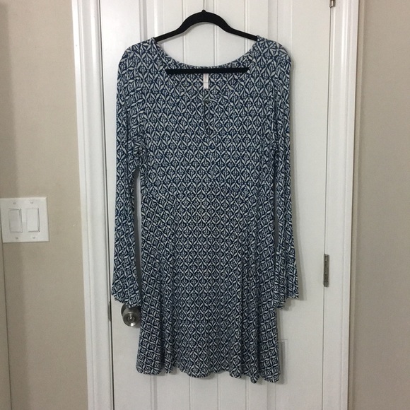 Dress - Picture 1 of 2